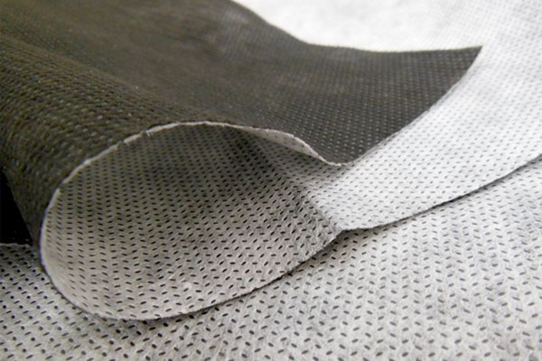 겨울철 포도를 덮기 위한 재료