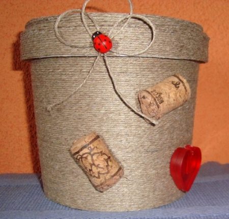 마요네즈 통으로 만든 정원 공예