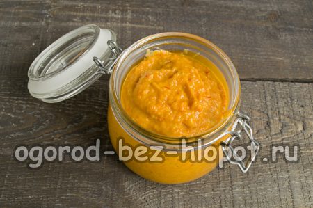 캐비어를 병에 옮기다