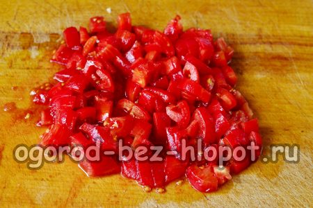 토마토를 다진다