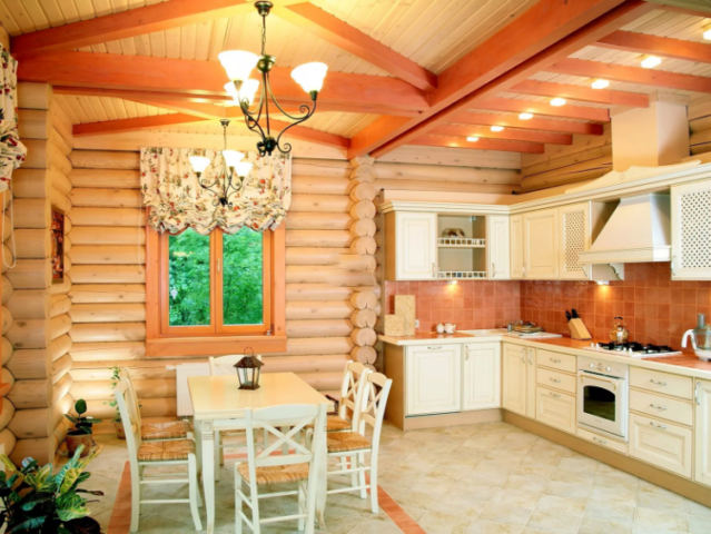 나무로 마감된 주방