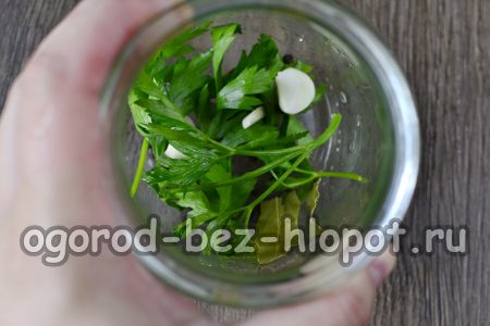 향신료를 항아리에 담다