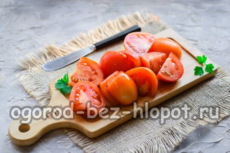 얇게 썬 토마토