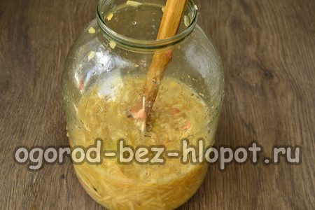 병에 사과를 넣으세요