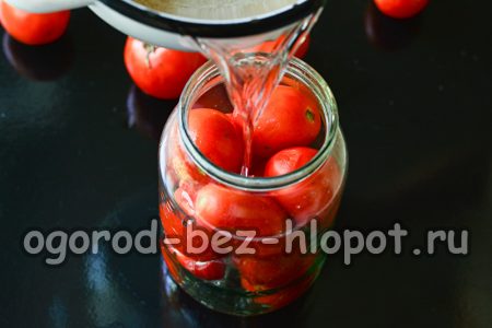 항아리에 매리네이드를 붓다