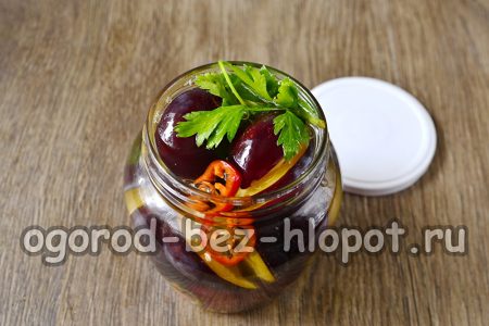 끓는 물을 붓다