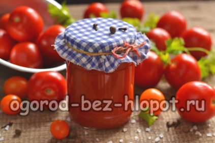 병에 담긴 토마토