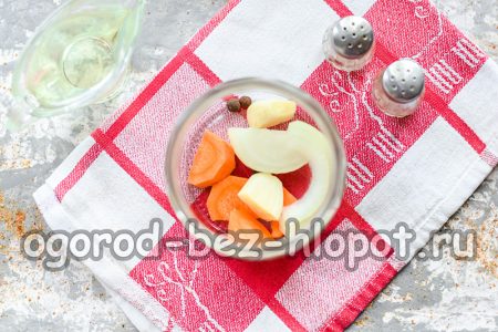 당근과 양파를 병에 담다