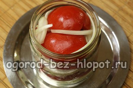 항아리에 야채를 채우다