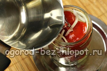 끓는 물을 붓다