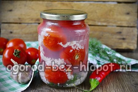 마늘을 넣은 토마토