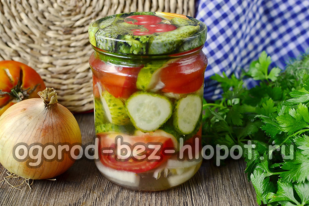 겨울철 오이 토마토 샐러드. 손가락 핥을 정도로 맛있어요.