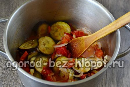 끓이다가 허브와 향신료를 첨가하세요