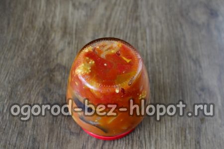 샐러드를 병에 담아두다