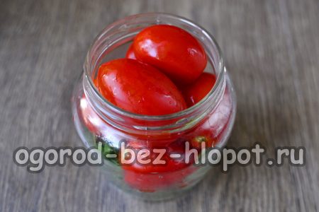 토마토를 병에 담다