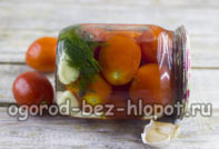 매리네이드에 담긴 토마토