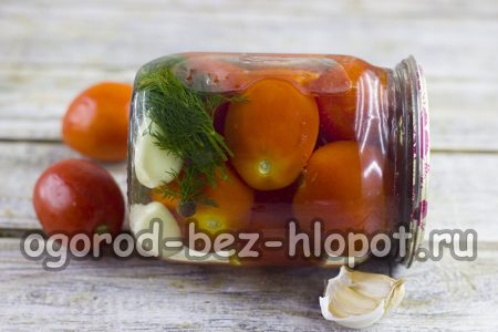 매리네이드에 담긴 토마토