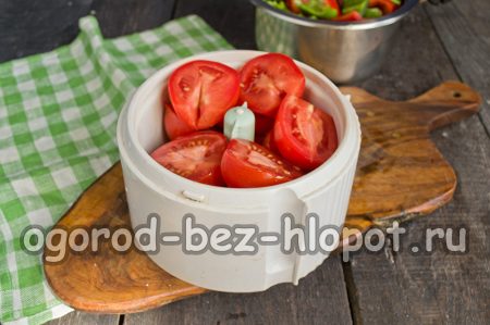 블렌더에 토마토를