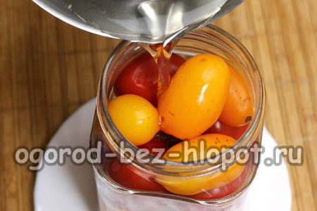 끓는 물을 붓다