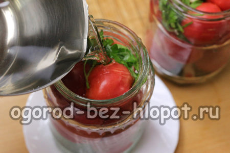 끓는 물을 붓다