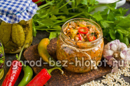 진주보리와 오이를 넣은 피클 수프