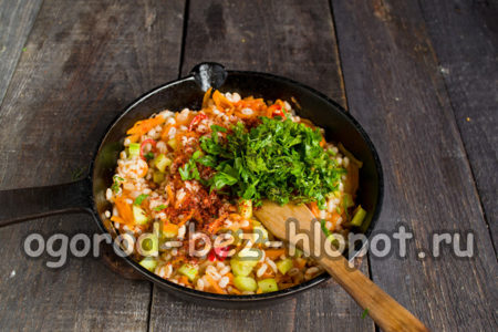 허브와 향신료를 추가하다