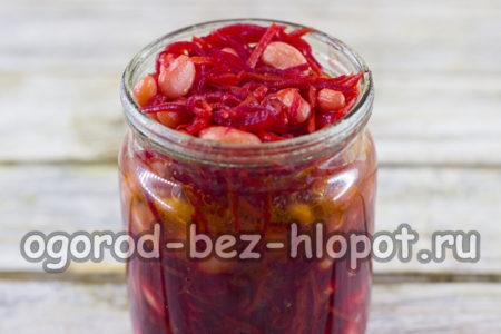 우리는 샐러드로 항아리를 채운다