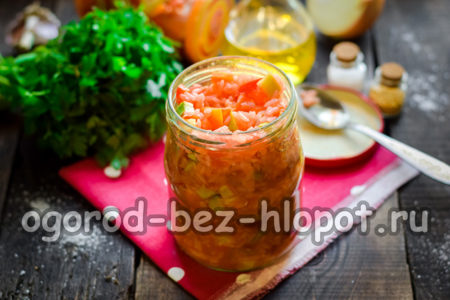 샐러드를 병에 담아두다