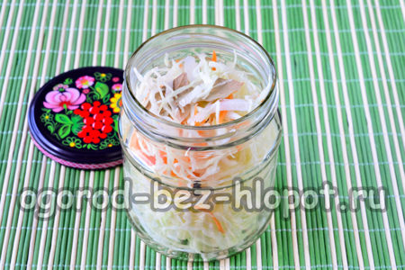 항아리에 야채를 채우다