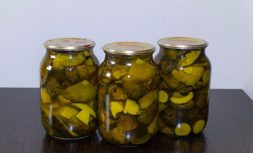 절인 참나무버섯