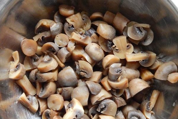 삶은 버섯