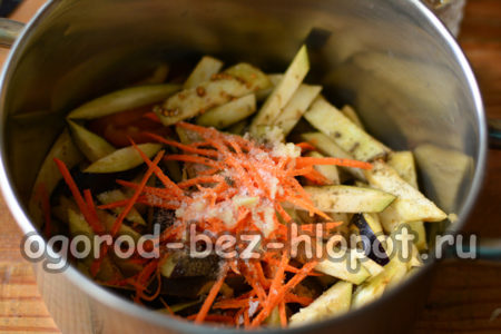 섞고 소금, 설탕, 후추를 넣으세요