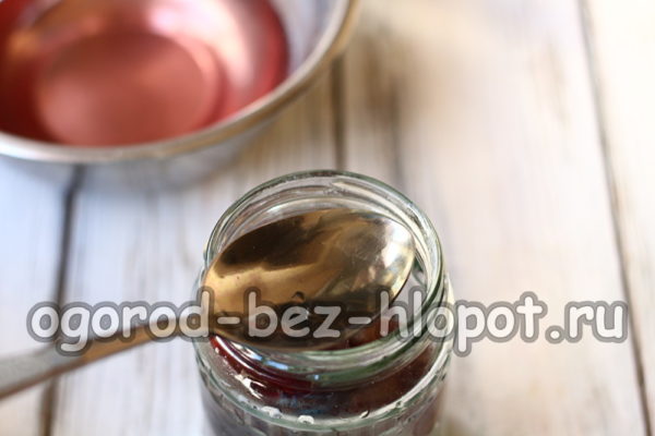 항아리에 기름을 넣다