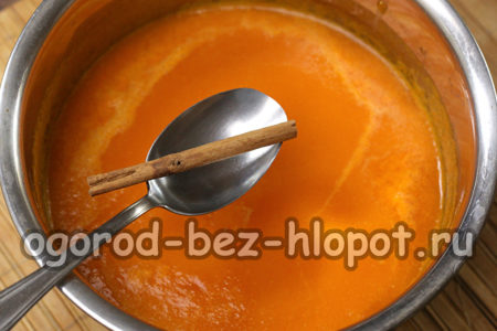 레몬즙과 계피스틱을 넣어주세요