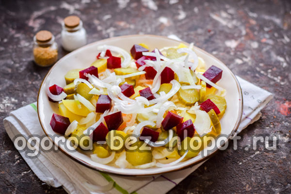 다진 양파를 추가하세요