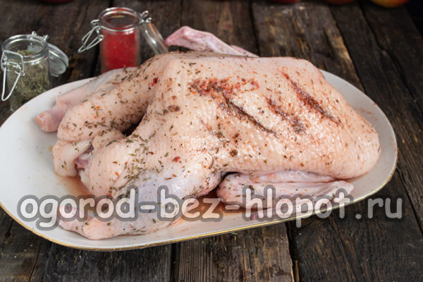 오리에 향신료를 문지르다