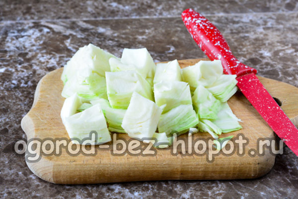 양배추를 다져서 데친다