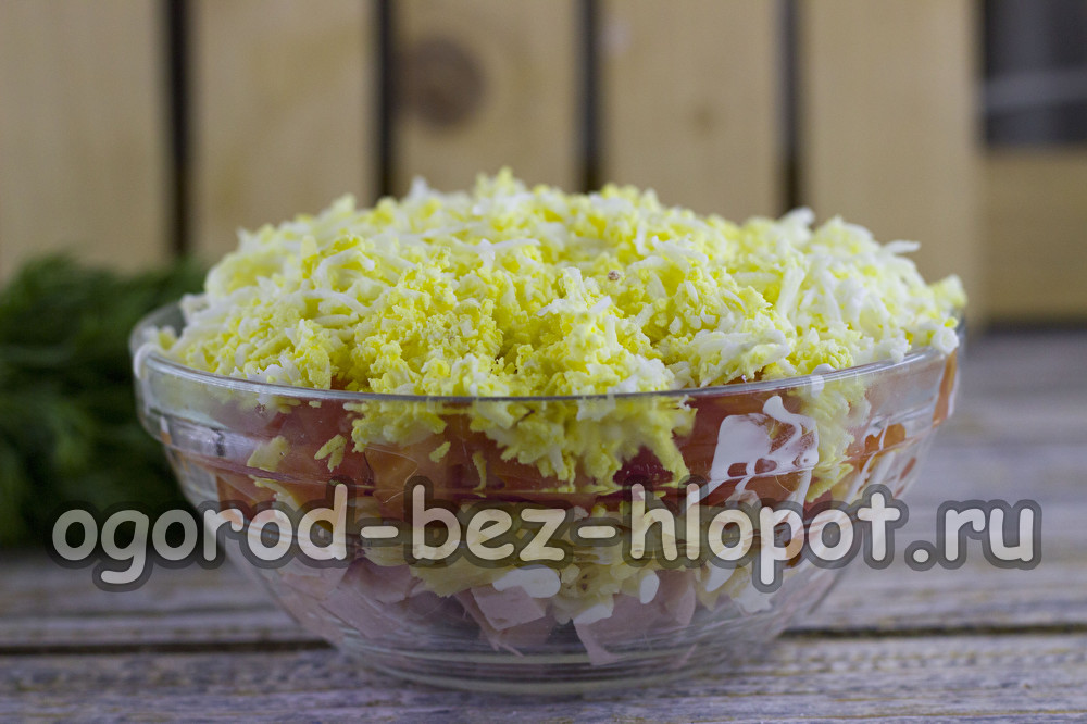 햄, 토마토, 치즈를 곁들인 미니 샐러드