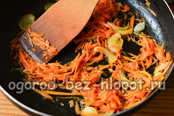 양파와 당근을 볶다