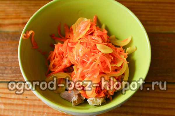 볶은 야채를 추가하세요