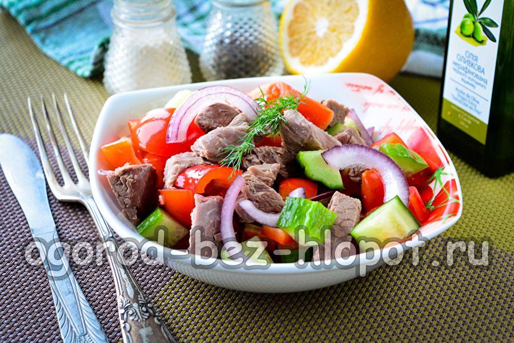 삶은 쇠고기와 피망 샐러드