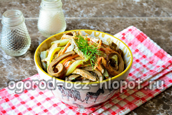 "지무슈카" 샐러드가 준비되었습니다