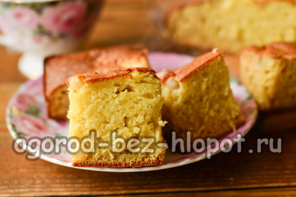 케피어를 곁들인 애플 샬롯