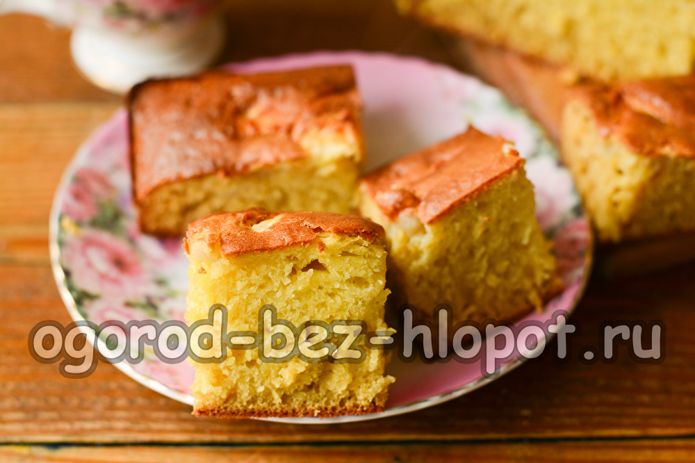 사과를 곁들인 케피어 샬롯