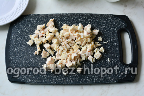 필렛을 삶아서 자른다