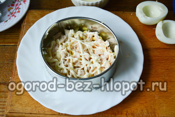 닭고기 한 겹에 마요네즈를 바르세요