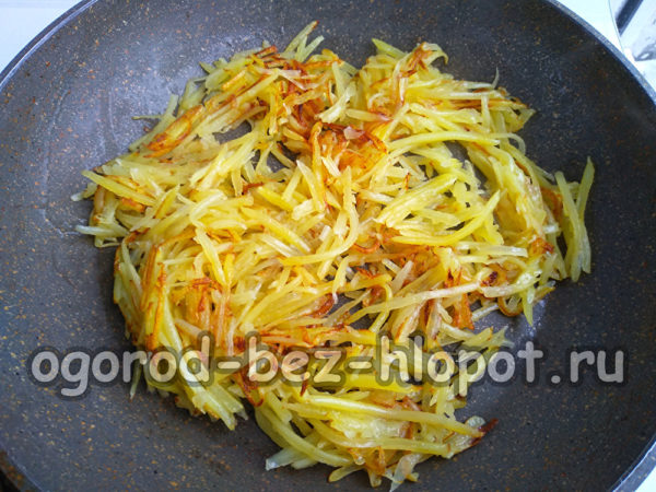 황금빛 갈색이 될 때까지 튀기다