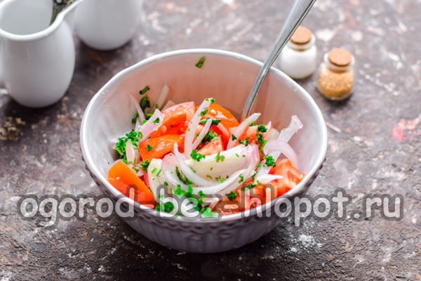 기름을 붓고 저어주세요