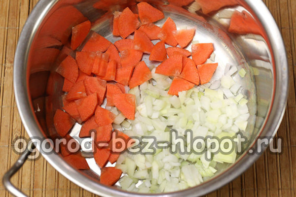 양파와 당근을 볶다