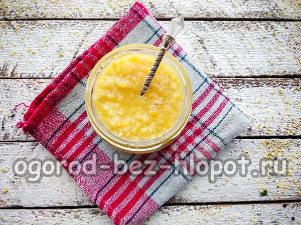 레몬과 꿀을 곁들인 생강